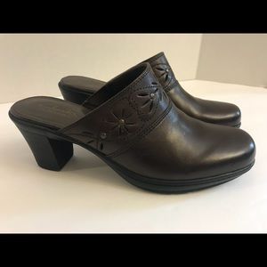 Clarks Bendables Shoes Size 7 M—-NICE Preowned